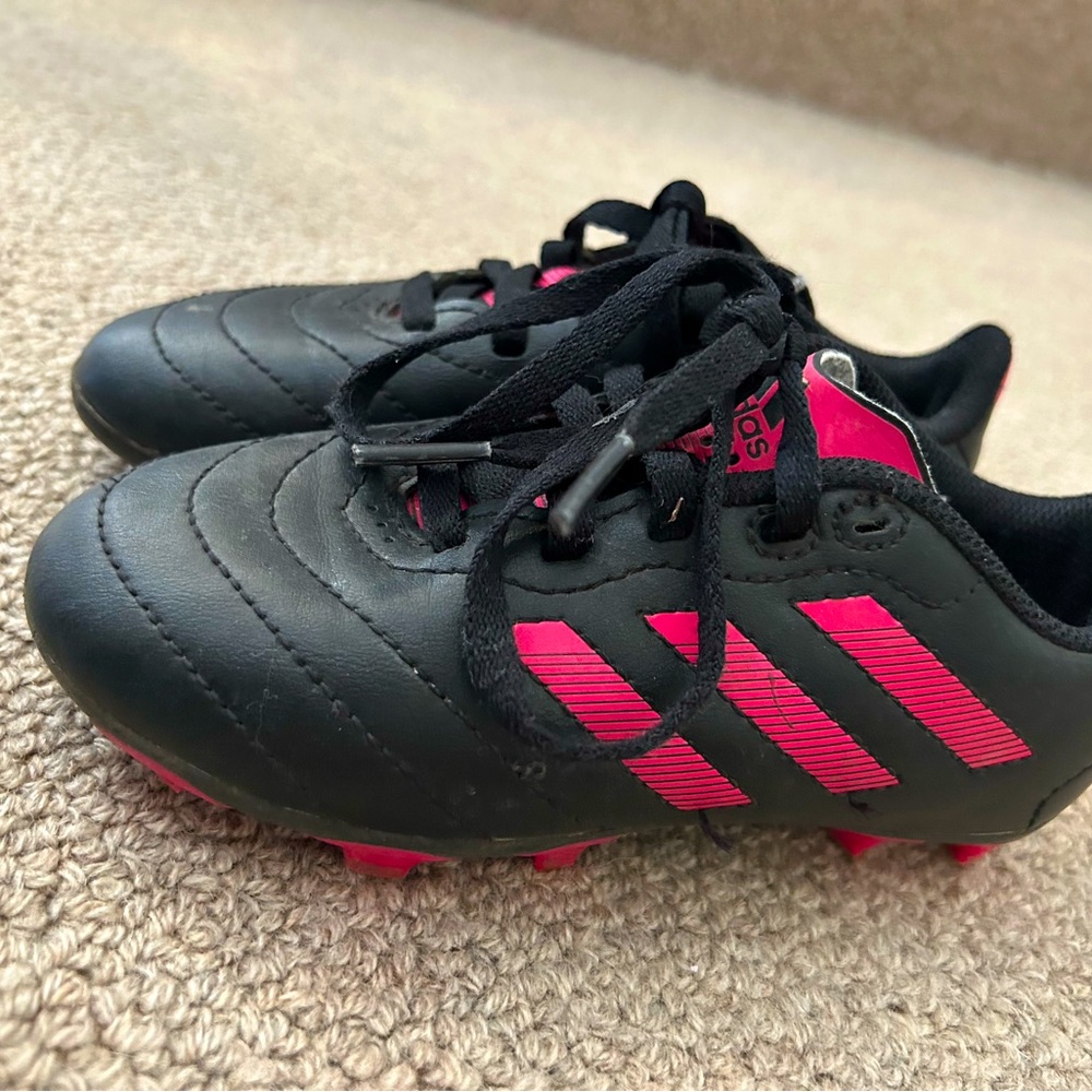 Adidas girls pink soccer cleats